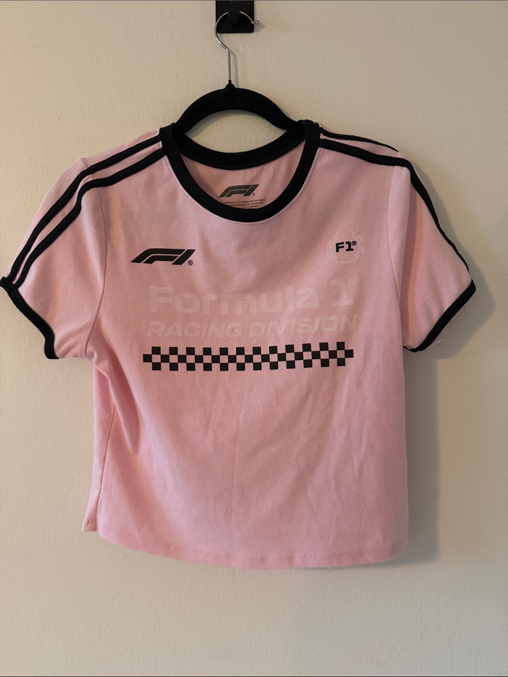 Pink Short-Sleeve Formula 1 JR crop T-shirt